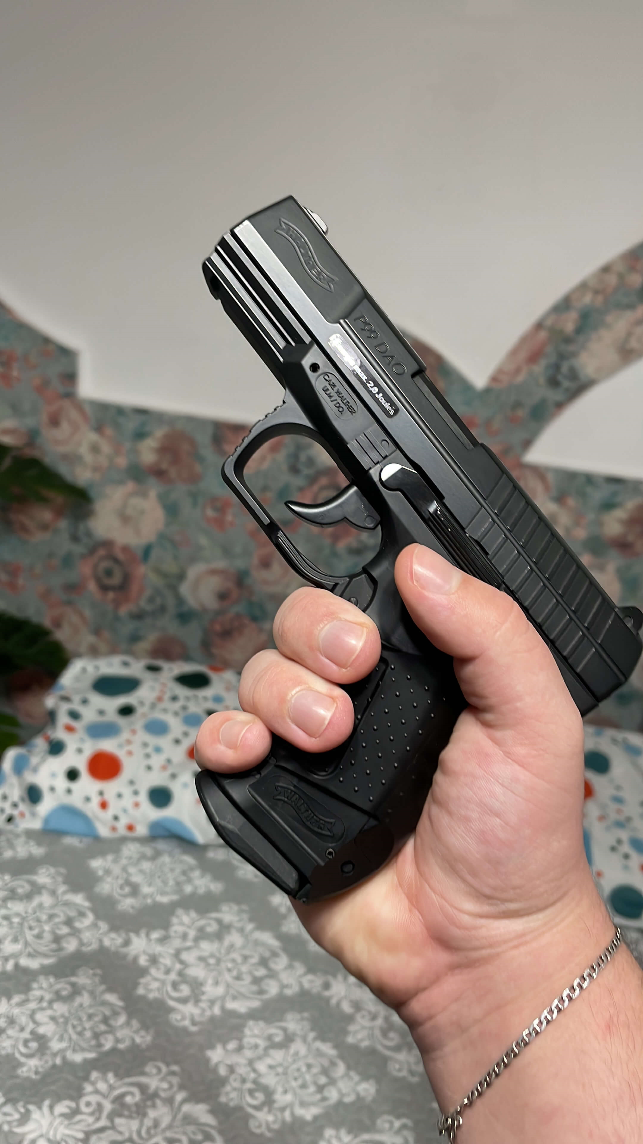 A real photo din Walther P99 DAO CO2 by Leonard (1)